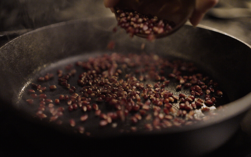 פולי קפה במחבת